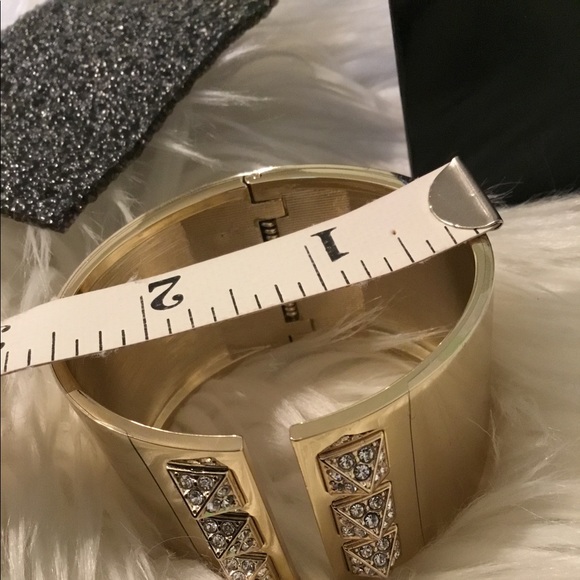 VINTAGE NWT  Victoria Secret Wide Gold / Crystal Hinged Cuff! - Picture 5 of 11